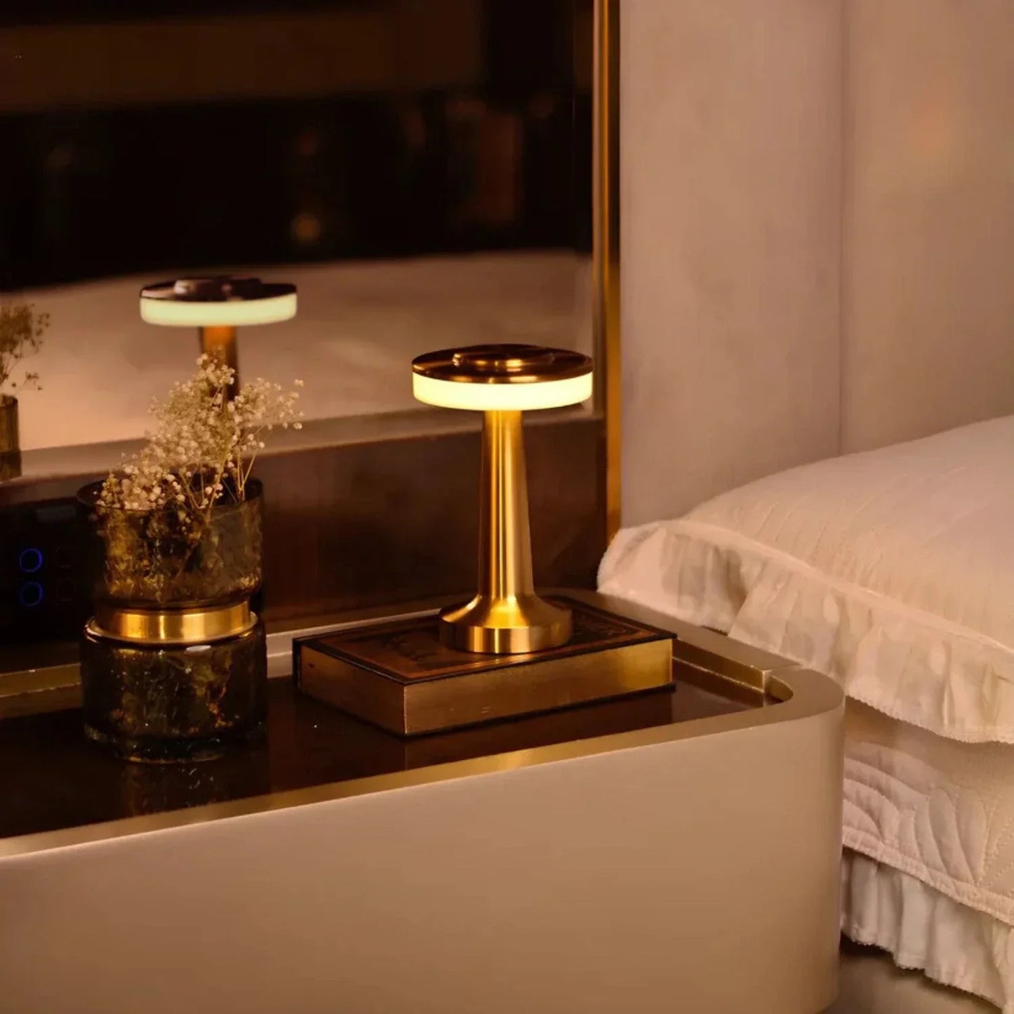 Stylish Cordless Table Lamp – Portable Retro Design