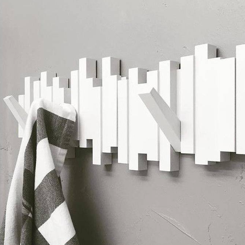 Stylish Wall-Mounted Piano Coat Rack for Elegant Organization