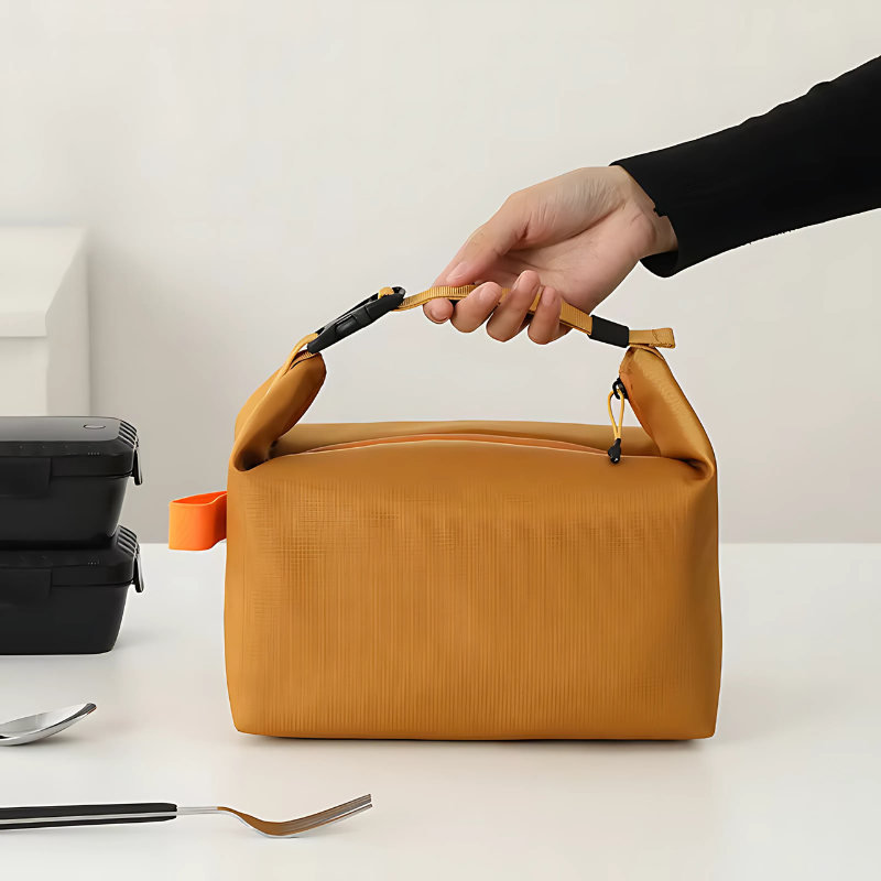 Foldable Insulated Lunch Bag for Urban Use – Stylish and Keeps Food Fresh