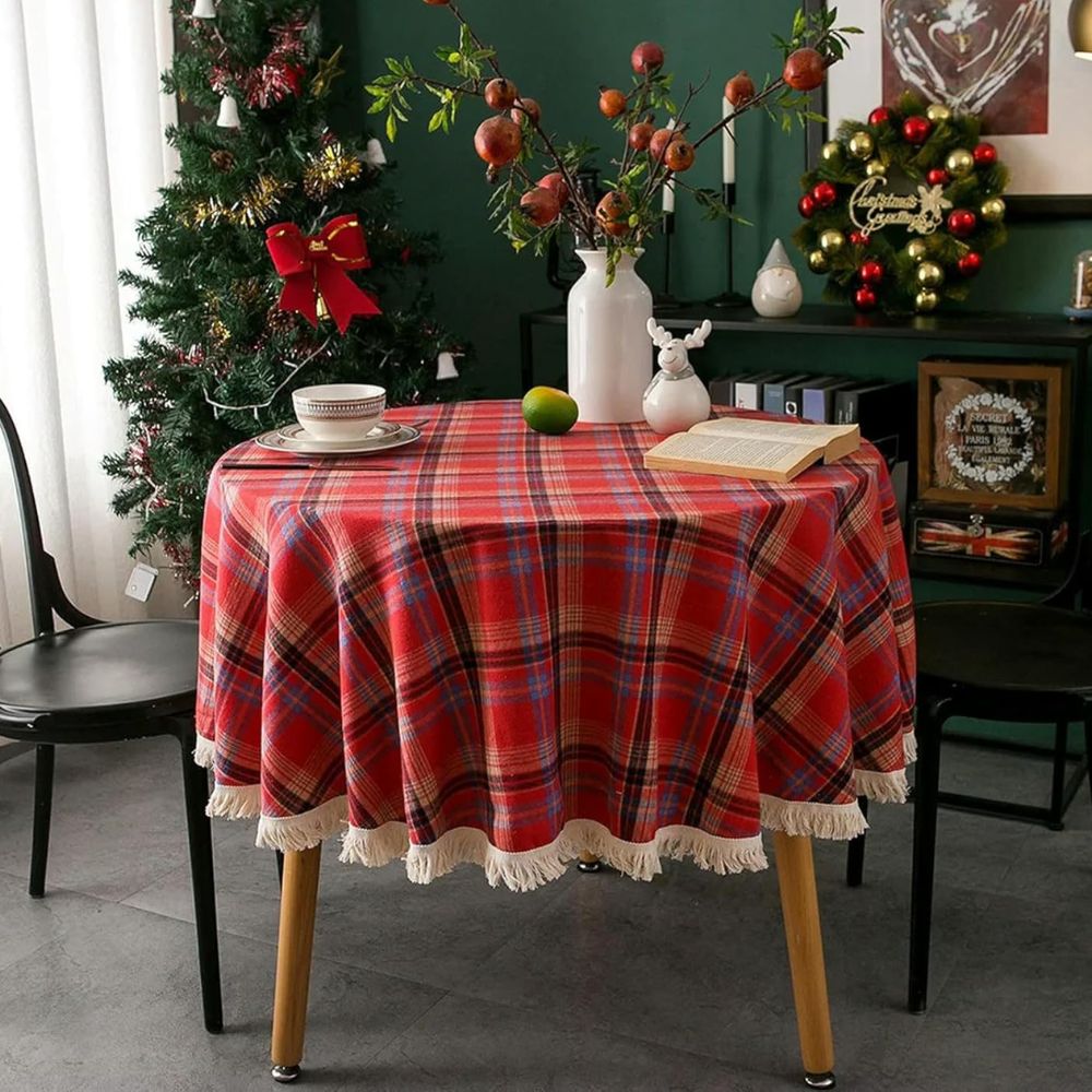 Festive Plaid Round Table Cover for Holiday Gatherings