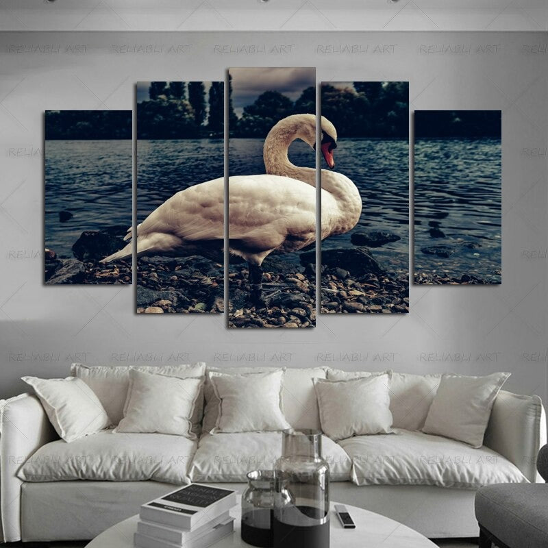 5-Piece Canvas Set Featuring Lively Wildlife Artwork