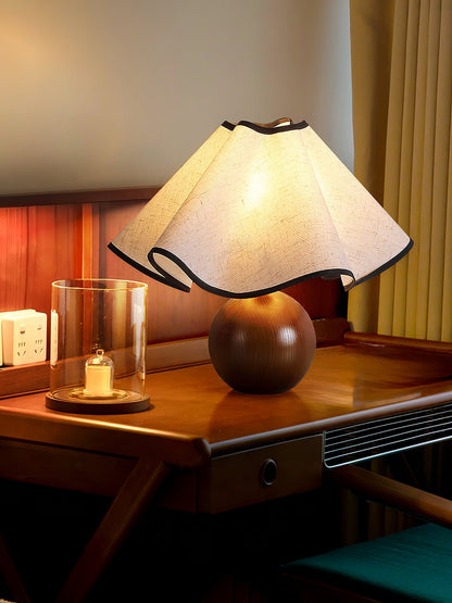 Sculpted Table Lamps in Modern Design with 3-Level Dimming