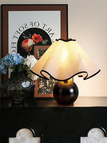 Sculpted Table Lamps in Modern Design with 3-Level Dimming