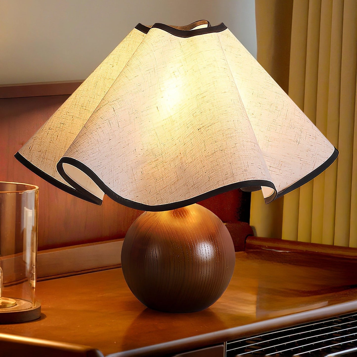 Sculpted Table Lamps in Modern Design with 3-Level Dimming