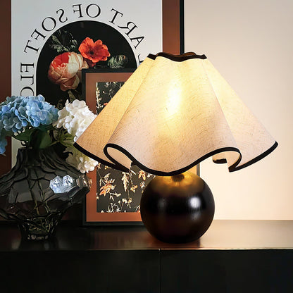 Sculpted Table Lamps in Modern Design with 3-Level Dimming