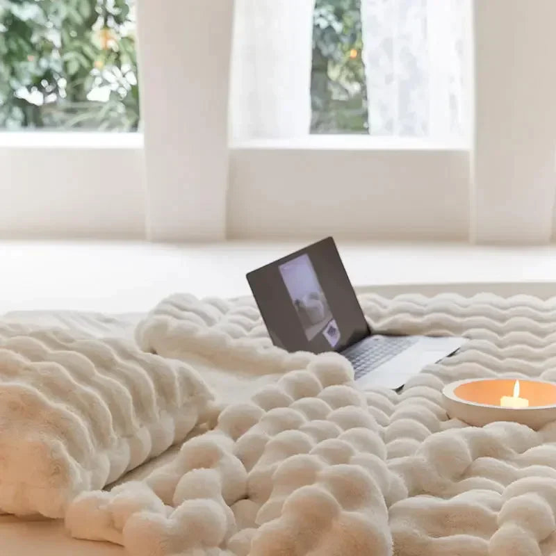 Cozy Wool Blanket | Soft and Warm | Stylish and Easy to Care | Year-Round Use