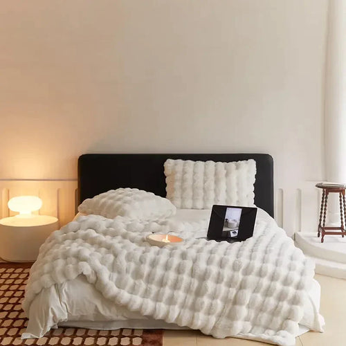 Cozy Wool Blanket | Soft and Warm | Stylish and Easy to Care | Year-Round Use