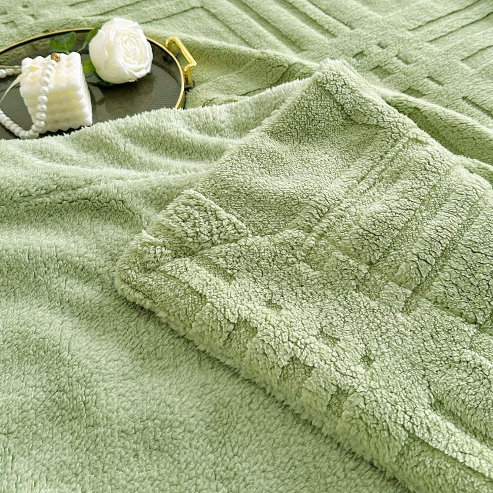 Elegant Textured Winter Blanket for Ultimate Comfort