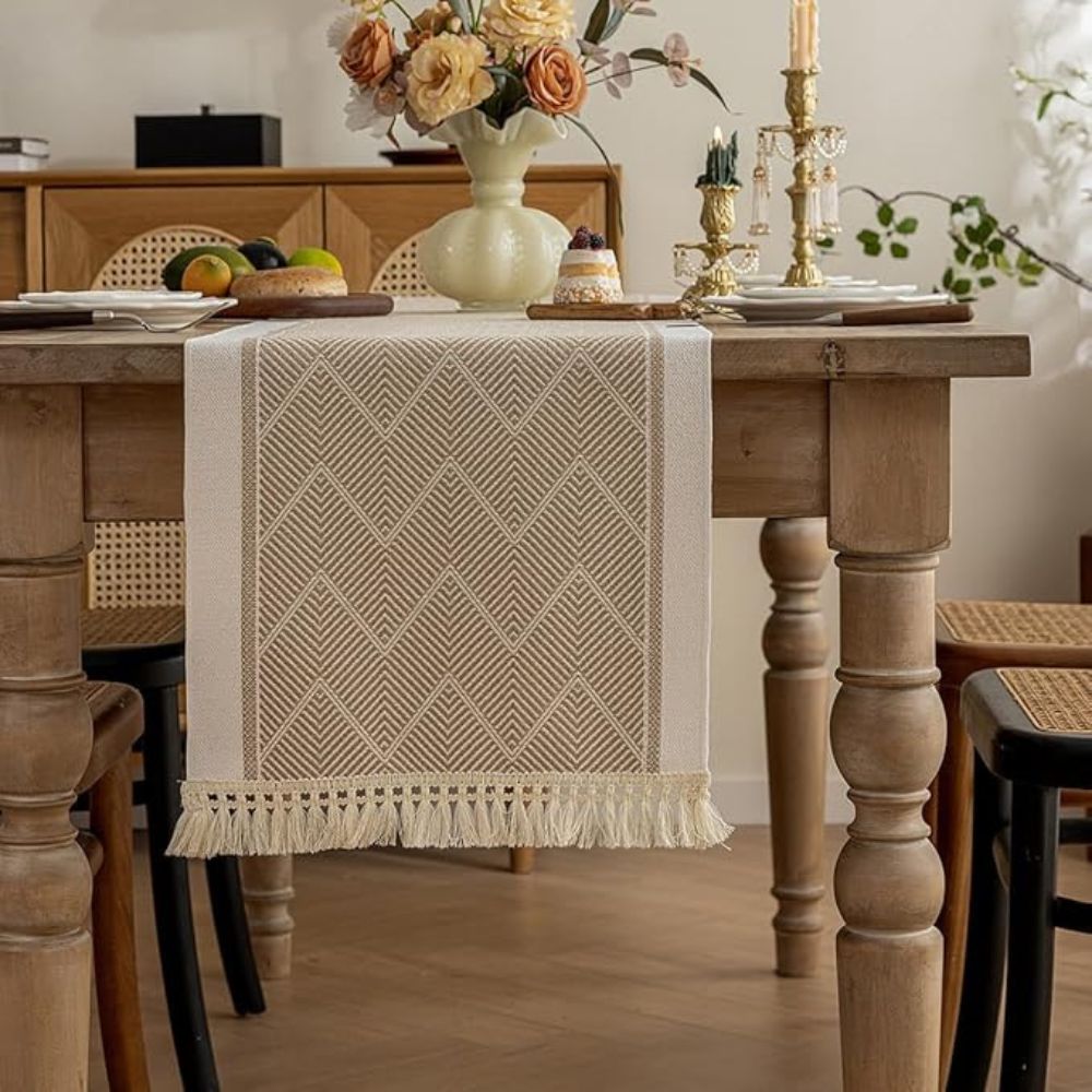 Textured Geometric Table Runner for Elegant Living