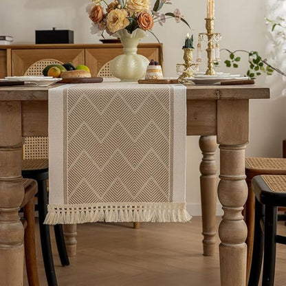 Textured Geometric Table Runner for Elegant Living