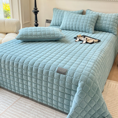 Soft and Elegant Bedspread with Modern Square Pattern