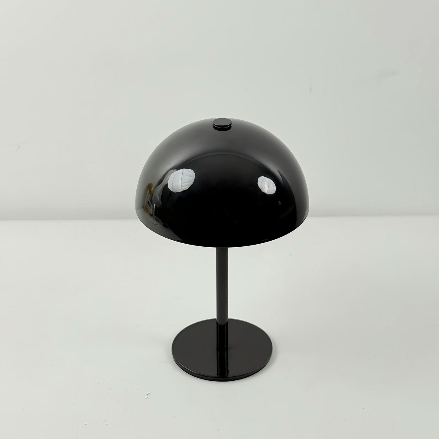 Wireless Touch-Controlled Table Lamp