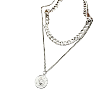 Layered Heart Shaped Pendant Necklace in Vintage Style
