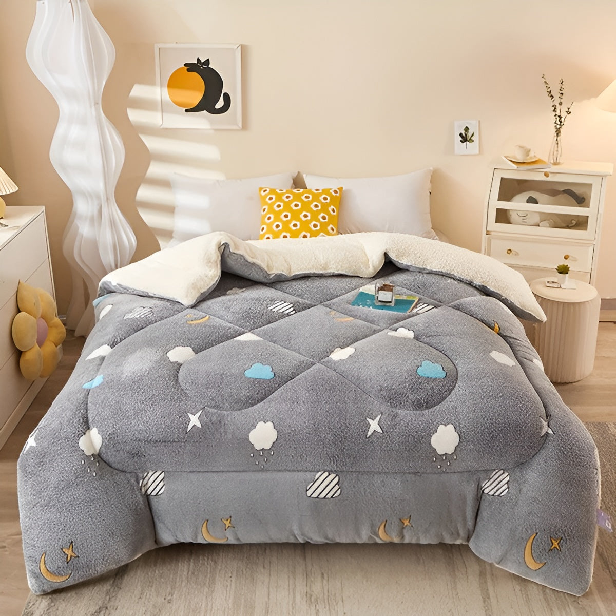 Floral Design Flannel Bed Blanket | Soft, Cozy, Skin-Friendly & Easy Care