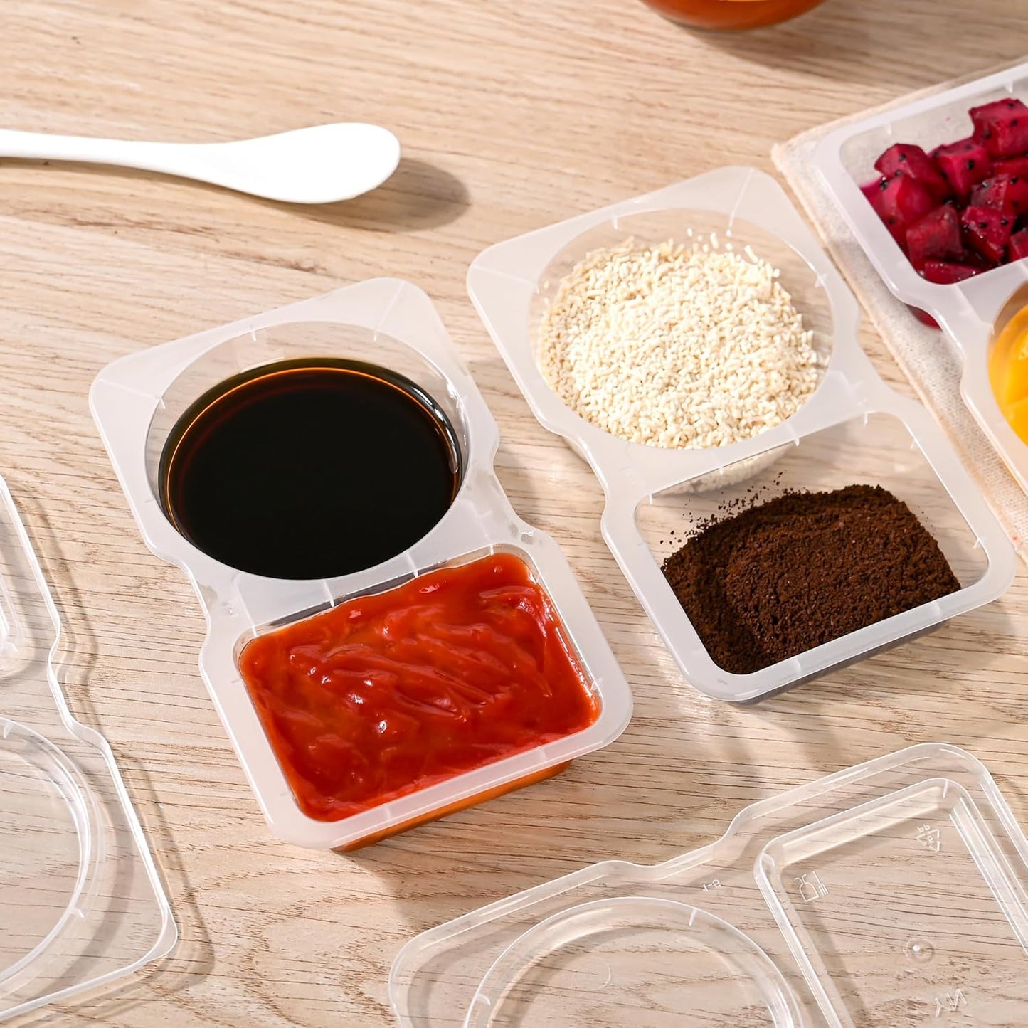 Dual-Compartment Sauce Container – Leak-Proof & Portable