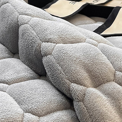 Soft and Elegant Bedspread with Modern Square Pattern