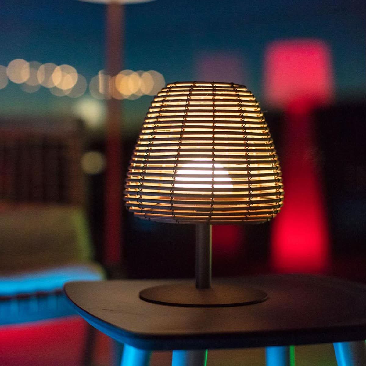 LED Table Lamp for Indoor and Outdoor Use – Creates a Warm Atmosphere