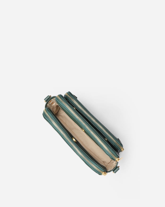 Sleek Leather Crossbody Bag for Everyday Essentials