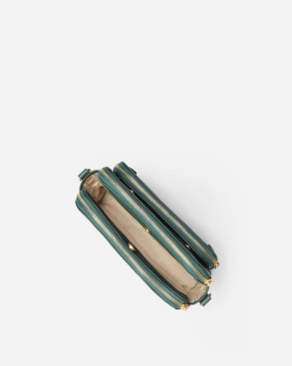 Sleek Leather Crossbody Bag for Everyday Essentials