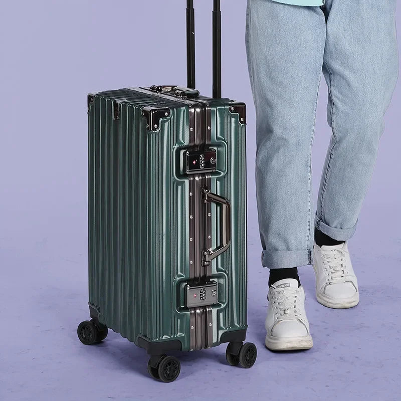 Hard Shell Suitcase with Aluminium Frame – Geneva Model