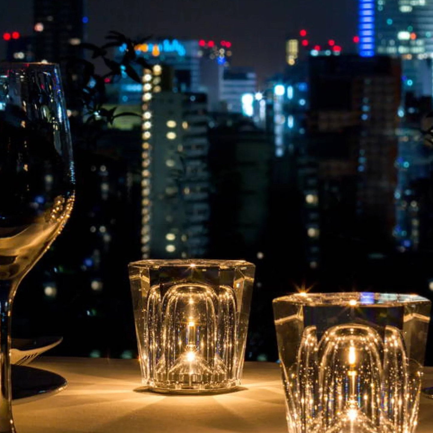 Rechargeable Crystal Table Lamp with Diamond Design - Luxe Edition