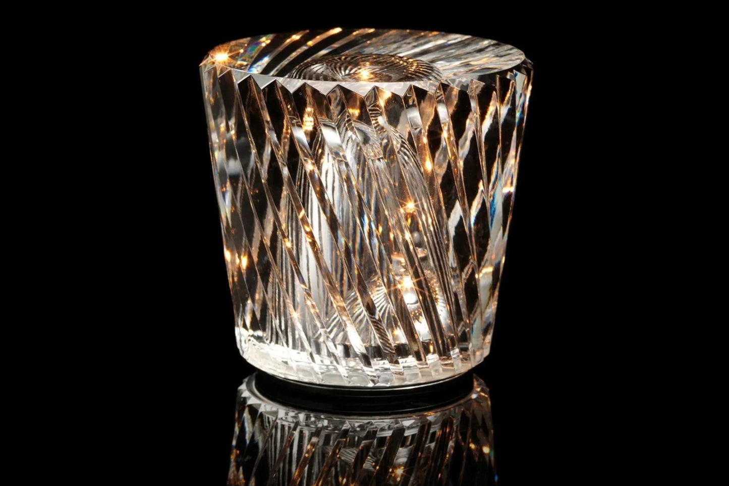 Rechargeable Crystal Table Lamp with Diamond Design - Luxe Edition