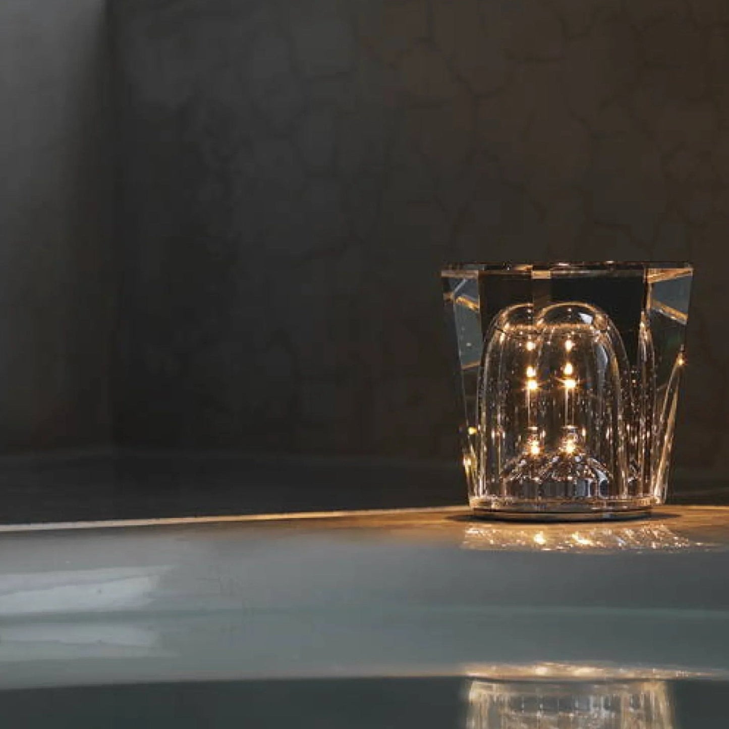 Rechargeable Crystal Table Lamp with Diamond Design - Luxe Edition