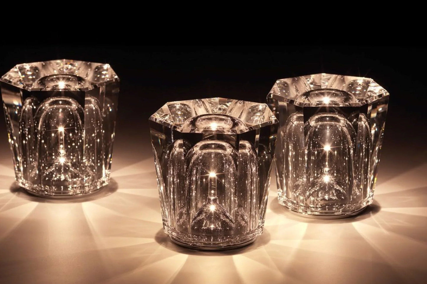 Rechargeable Crystal Table Lamp with Diamond Design - Luxe Edition