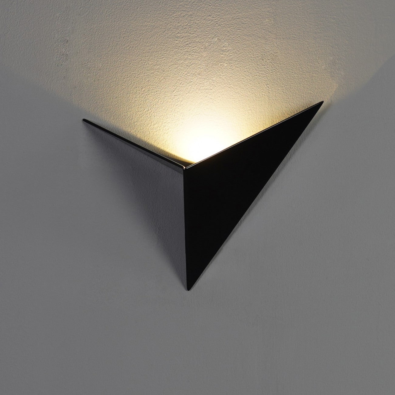 Sleek Wall Lamps for Modern Home Decor