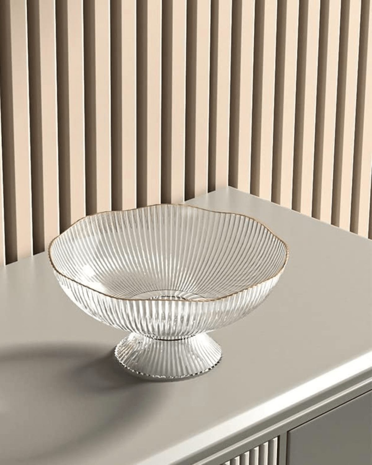 Stylish Fruit Bowl with Gold Detailing – Chic Design