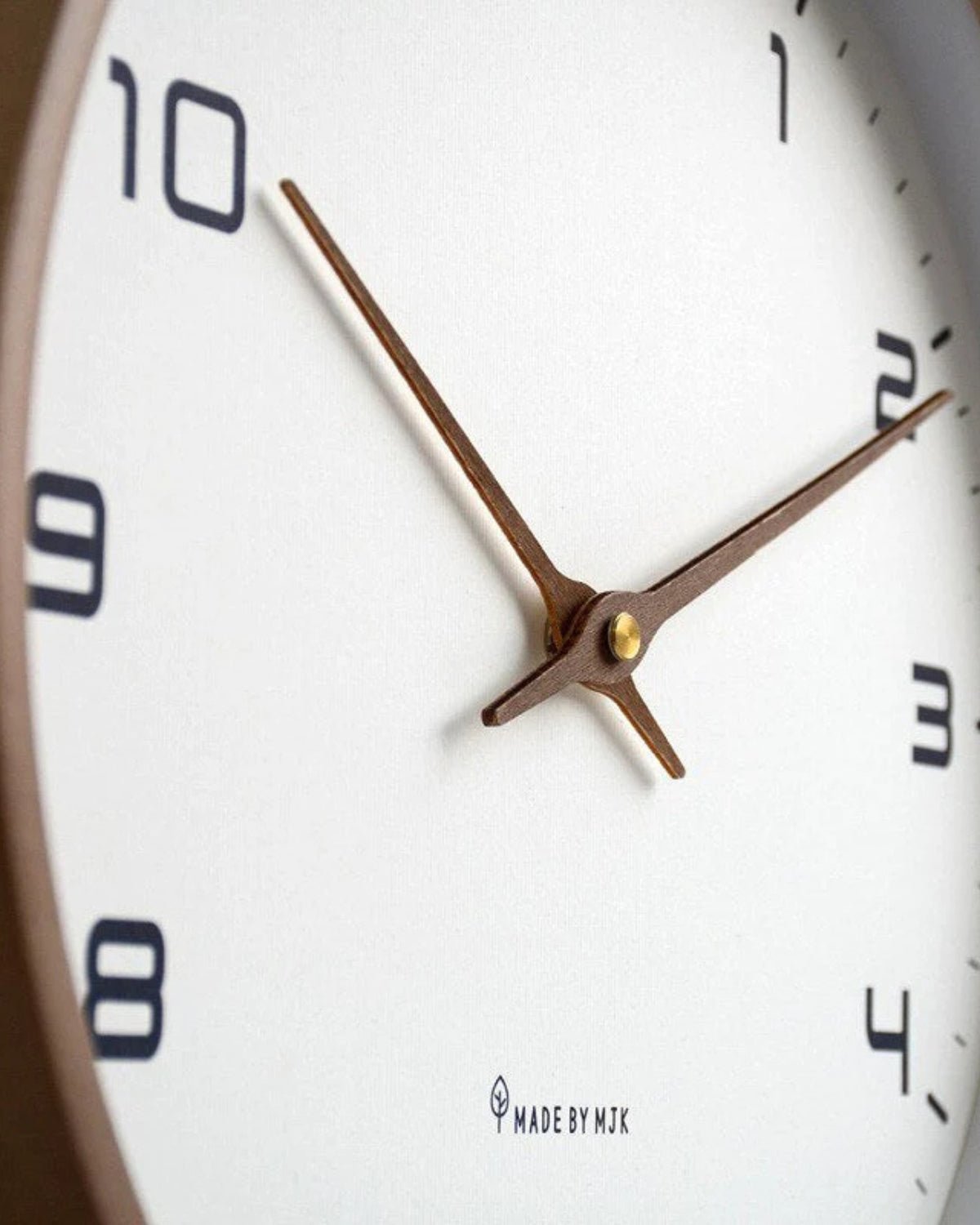 Elegant Wooden Pendulum Clock – Classic Decor for Your Home