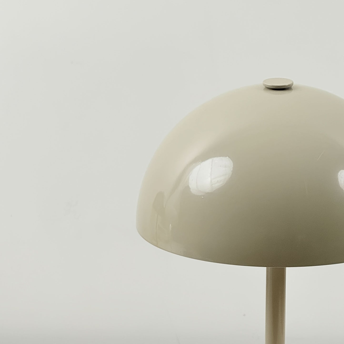 Wireless Touch-Controlled Table Lamp