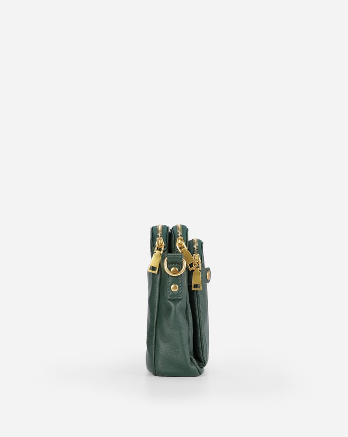 Sleek Leather Crossbody Bag for Everyday Essentials