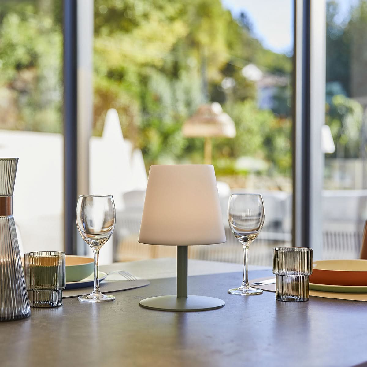 LED Table Lamp for Indoor and Outdoor Use – Creates a Warm Atmosphere