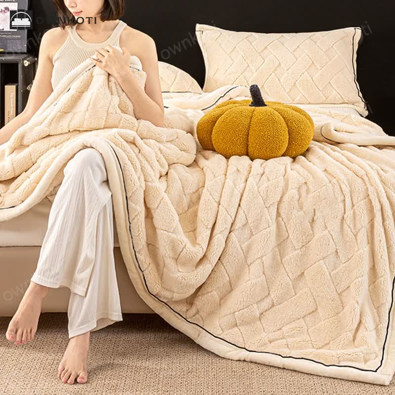Lightweight Cozy Throw Blanket for Soft Warmth and Comfort