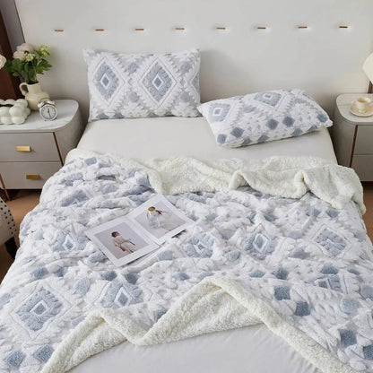 Double-Layered Velvet and Lambswool Blanket - Thick and Cozy - Geometric Throw for Sofa and Bed
