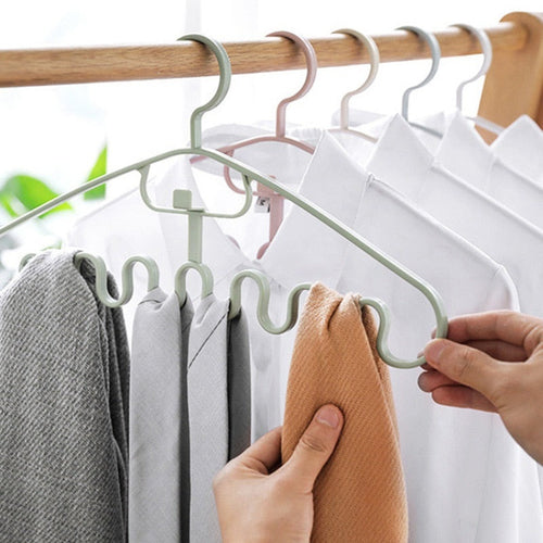 Space Saver Closet Hangers with Stylish Design
