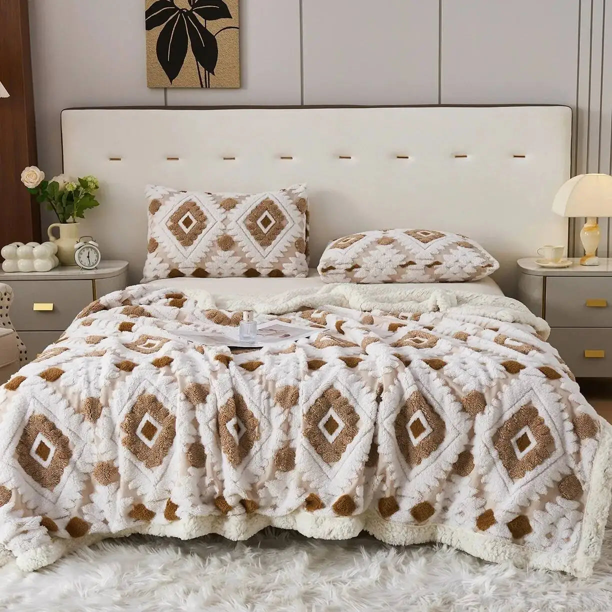 Double-Layered Velvet and Lambswool Blanket - Thick and Cozy - Geometric Throw for Sofa and Bed