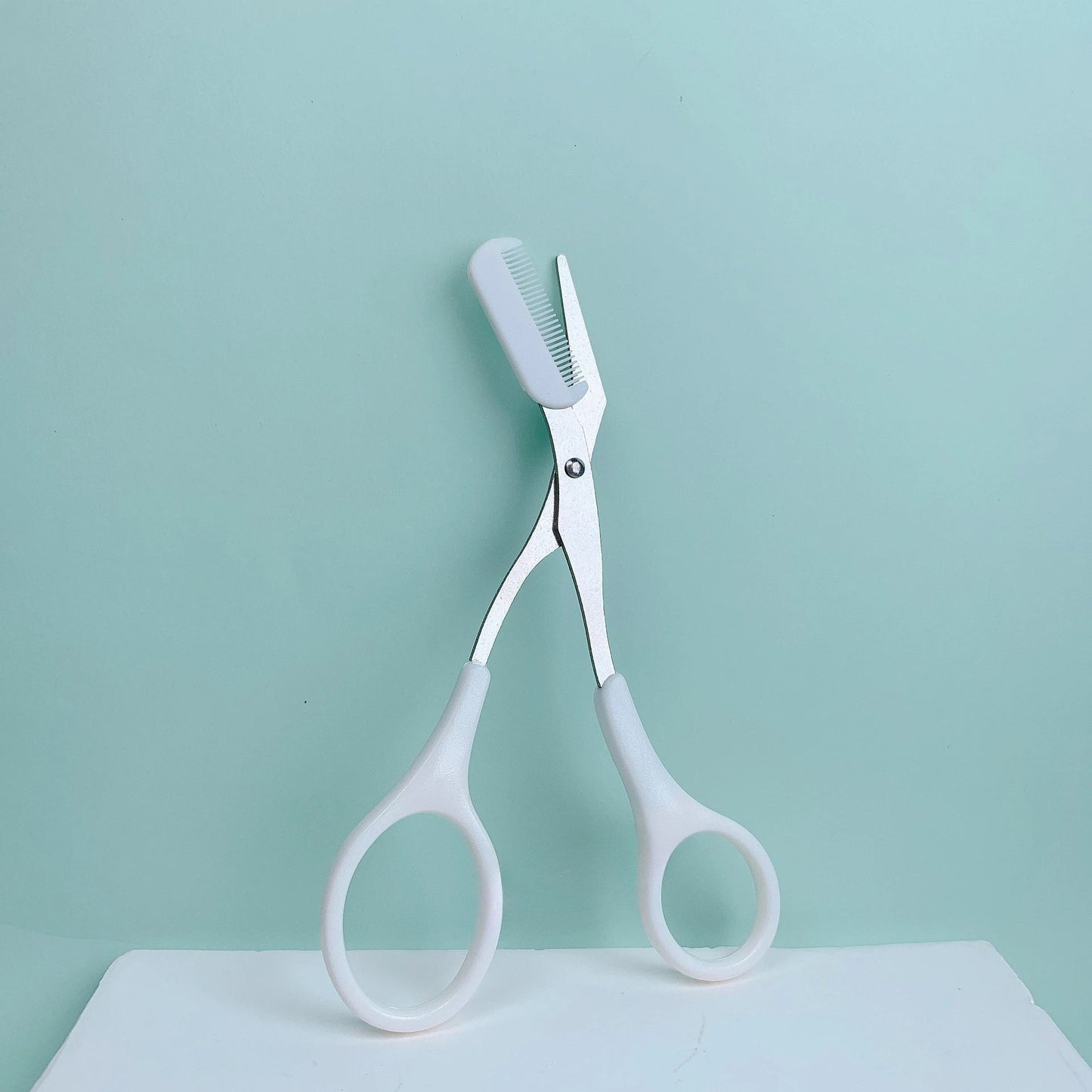Integrated Comb Eyebrow Scissors for Precise Grooming and Styling - Stainless Steel and Plastic