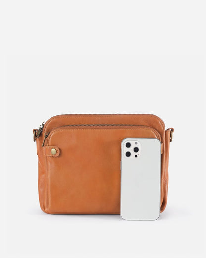 Sleek Leather Crossbody Bag for Everyday Essentials