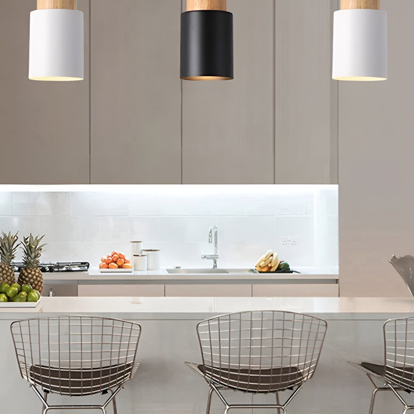 Minimalist Aluminum Pendant Light for Contemporary Living Areas