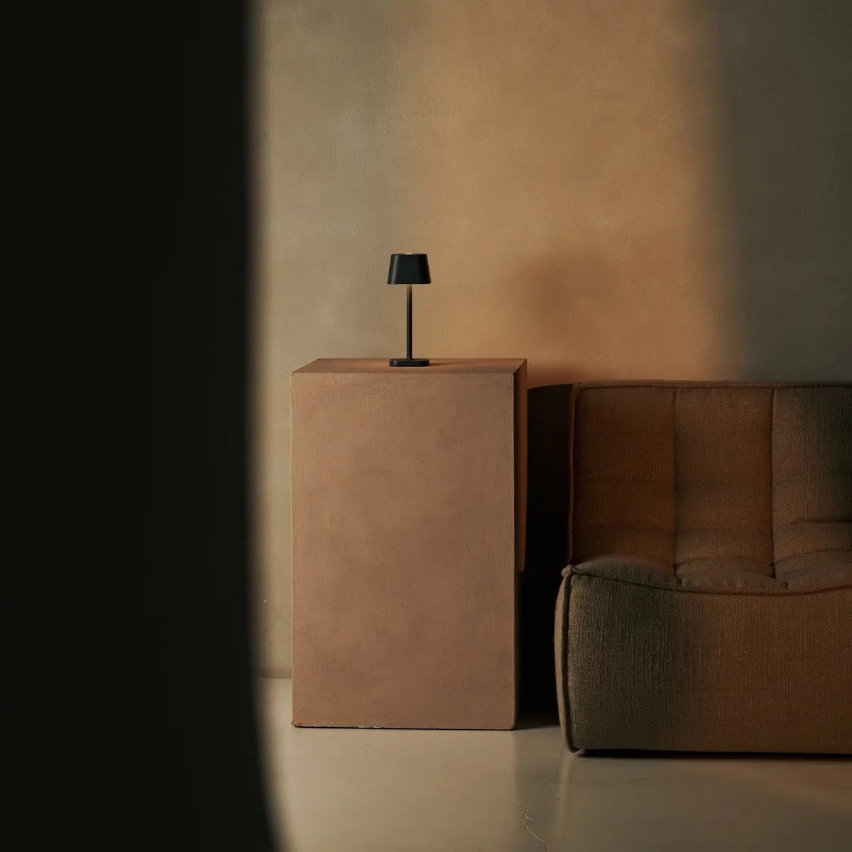 Modern Stone Grey Table Lamp – Rechargeable and Dimmable