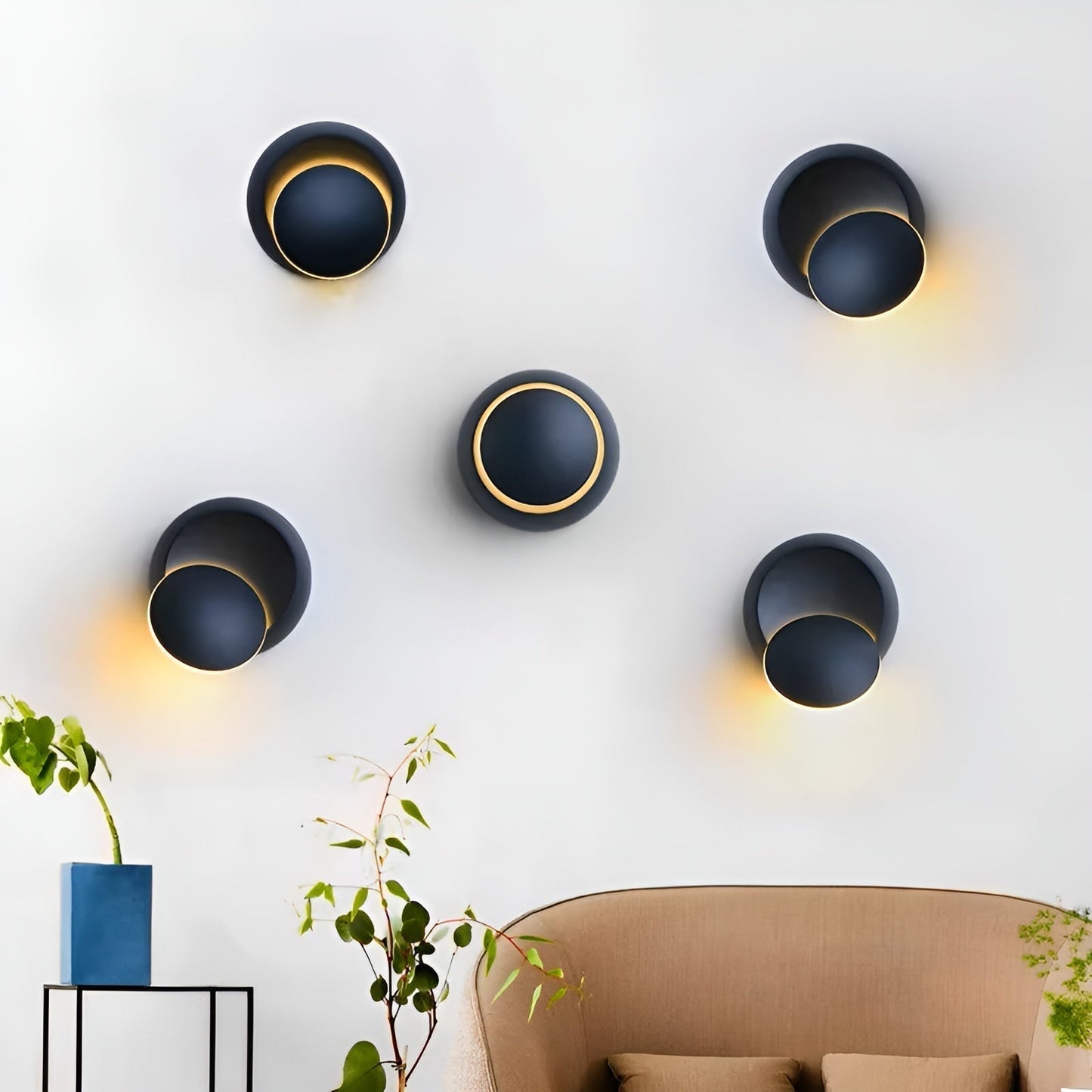 Modern Rotatable Wall Light - Stylish Design for Versatile Illumination