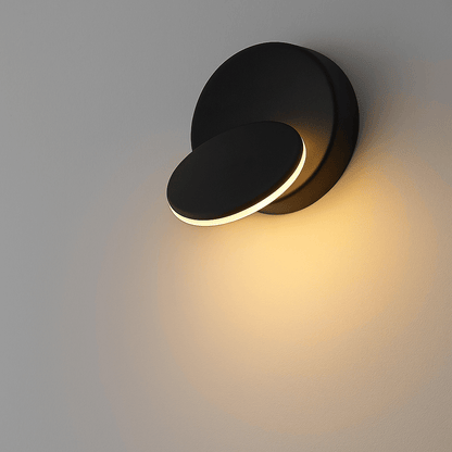 Modern Rotatable Wall Light - Stylish Design for Versatile Illumination
