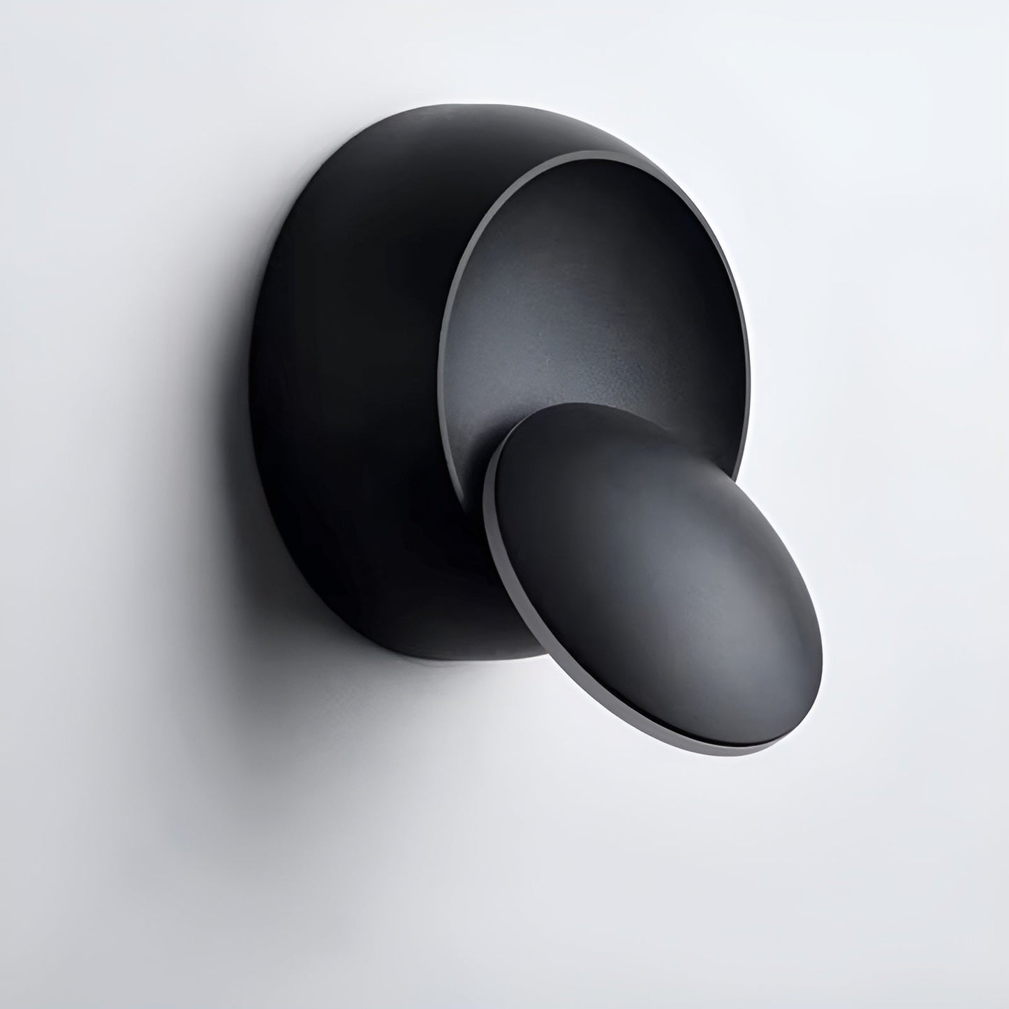 Modern Rotatable Wall Light - Stylish Design for Versatile Illumination