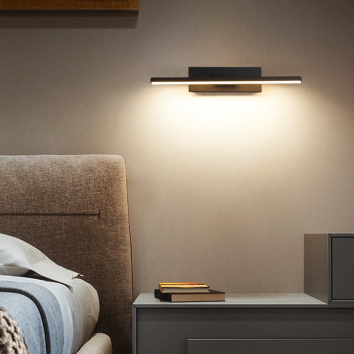 Versatile Rotating Wall Lamp - Contemporary Style and Function
