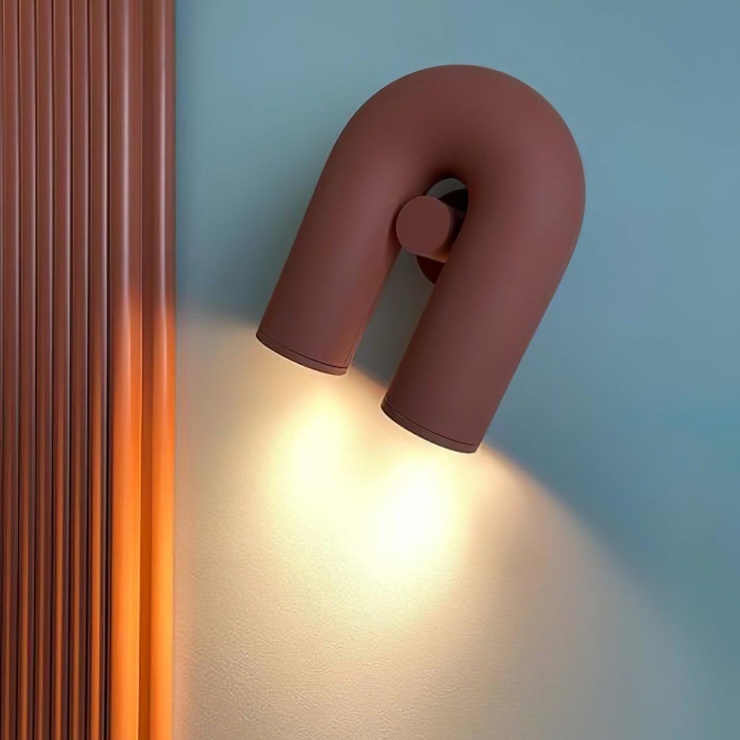 Energy-Efficient Wall Lighting Fixture - Contemporary Style