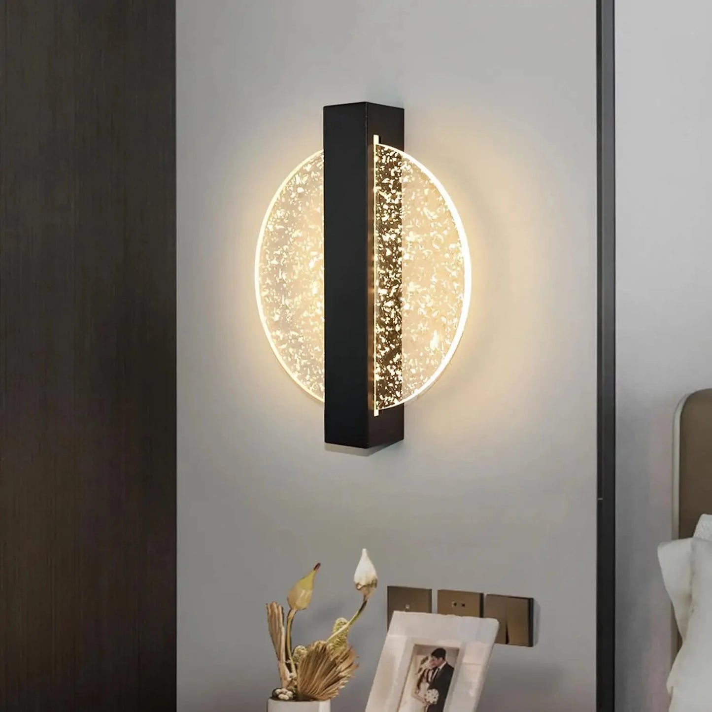 Cozy Illumination Wall Light with Round Silver Leaf Design