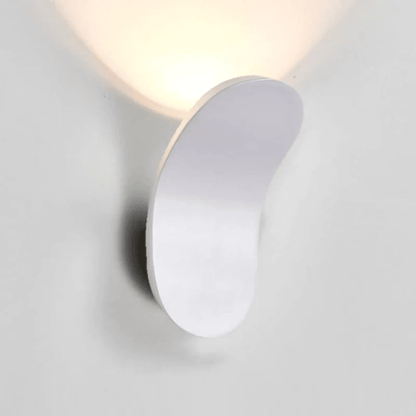 Scandinavian Design Wall Lamp - Modern and Functional Lighting