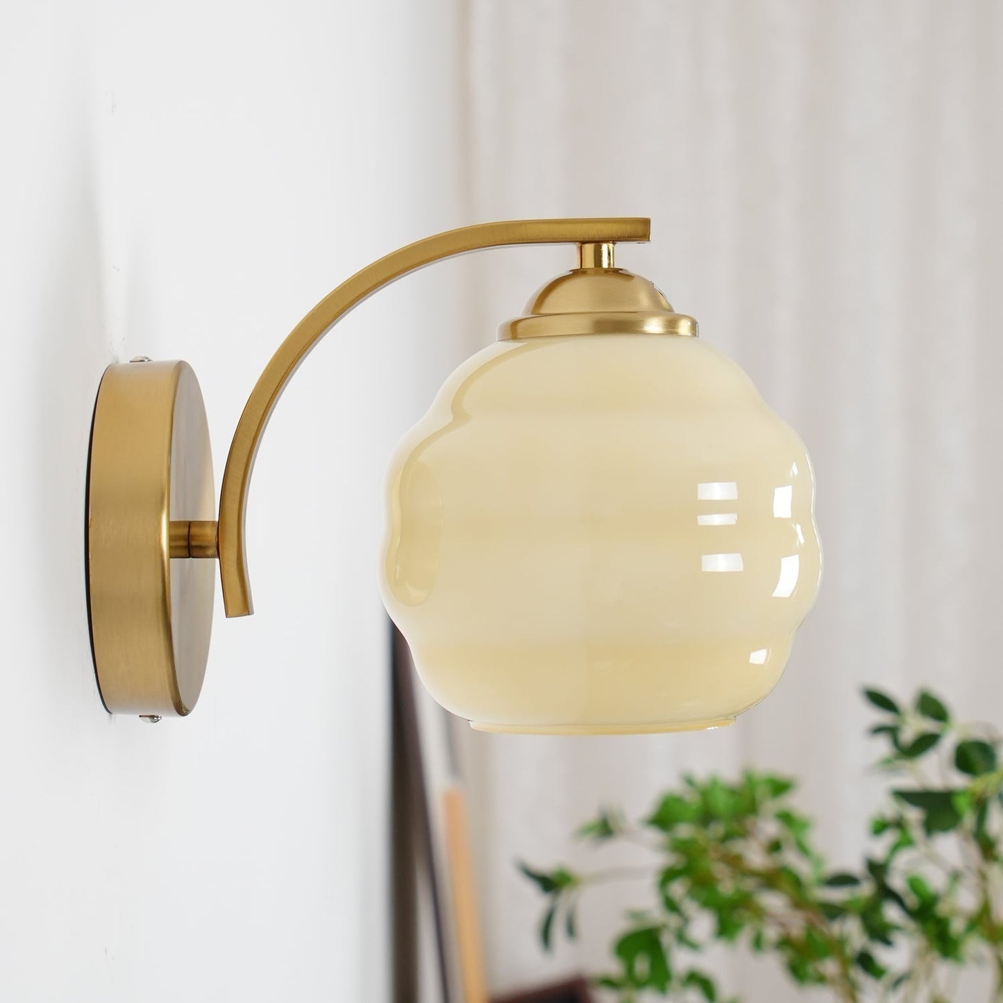 Vintage Glass Wall Light - Elegant Indoor Illumination
